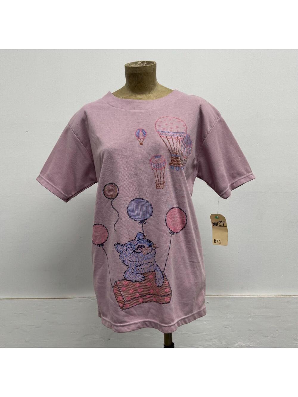 Vintage 1970s Koon Ho Pastel Lilac Cat & Hot Air Balloons Graphic T-Shirt